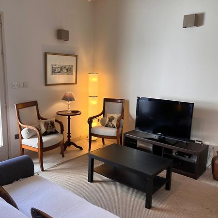 Charmant Petit Appartement Avec Sa Terrasse Privee Bayonne Exterior foto